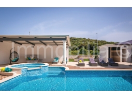 KUĆA ZA ODMOR SA BAZENOM ZA 20 OSOBA, PULA !