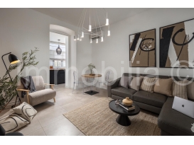 MODERAN DIZAJNERSKI STAN NA TRŽNICI , 2 SPAVAĆE SOBE, CENTAR , PULA !