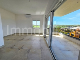 VRHUNSKI NOVI PENTHOUSE 97 m2,LOGGIA 12 m2,GARAŽA 24 m2, POGLED MORE!