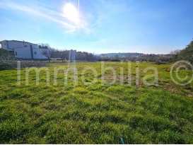 ODLIČNO GRAĐEVINSKO STAMBENO ZEMLJIŠTE 952 m2 , POGLED MORE, POMER!