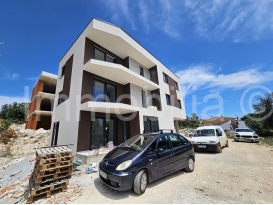 NOVO! APARTMAN 102 m2 ,3 SPAVAĆE, 2 KUPAONICE, 2 PARKINGA, POGLED MORE