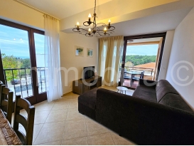 APARTMAN + 2 GARAŽE , 3 SPAVAĆE , 2 KUPAONICE, 2 TERASE, POGLED MORE!