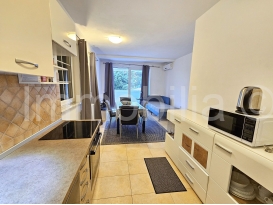 APARTMAN 60 m2 , 2 SPAVAĆE , TERASA , PARKING , CENTRALNO GRIJANJE !